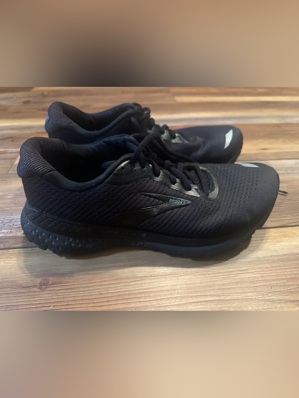 Brooks Men's Adrenaline GTS 20 size 9